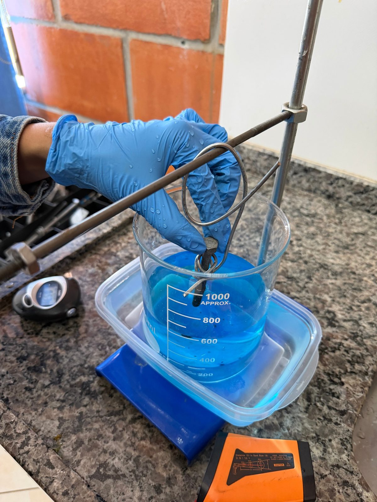 Tratamento de superfície em laboratório